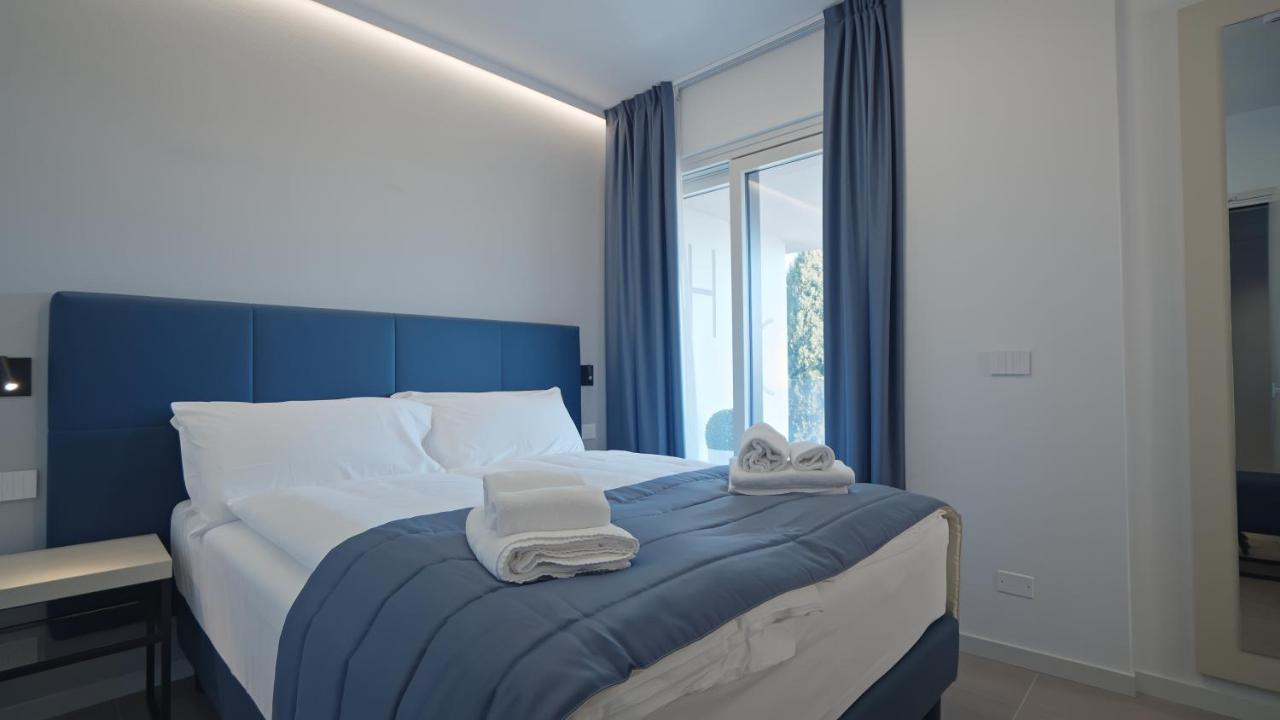 Hotel Cristal Σιρμιόνε Εξωτερικό φωτογραφία