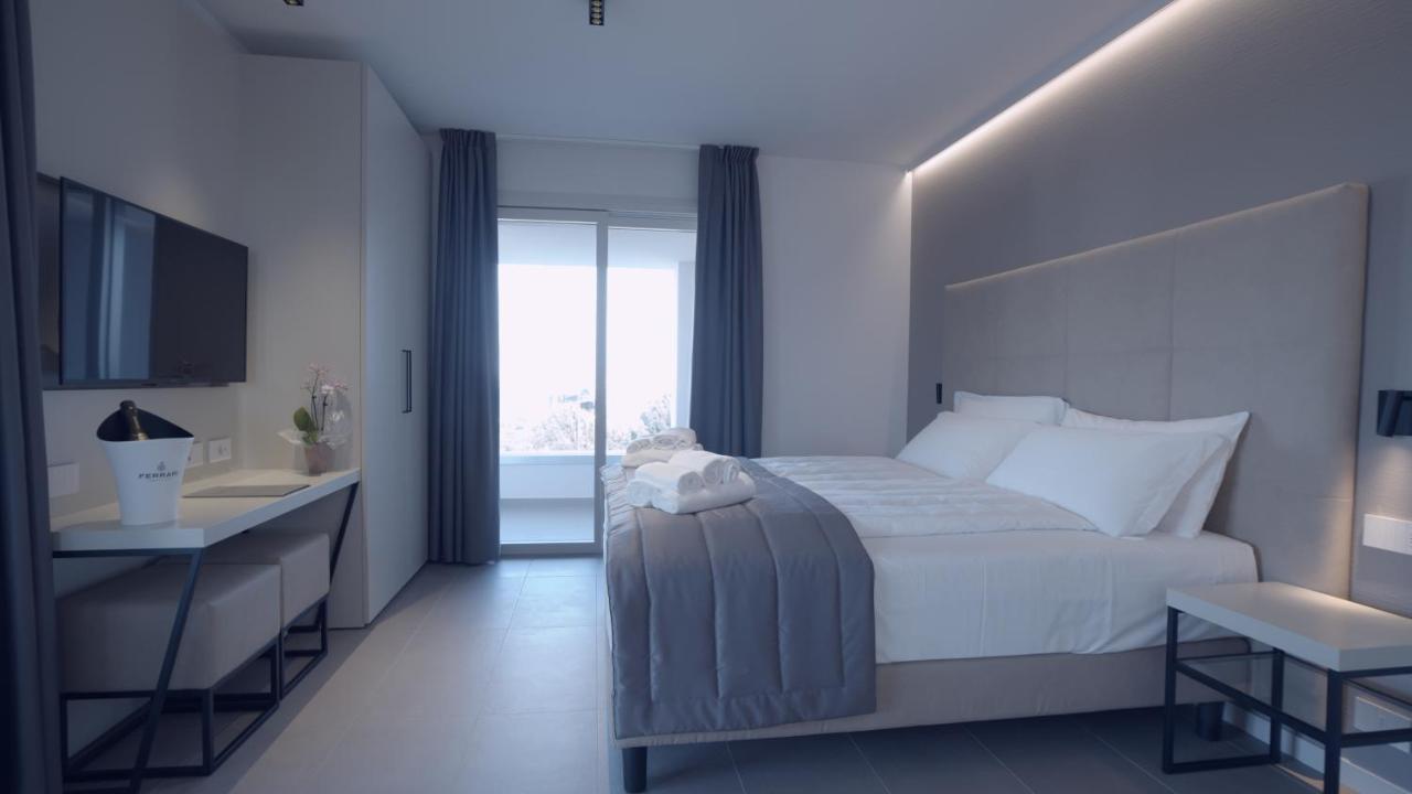 Hotel Cristal Σιρμιόνε Εξωτερικό φωτογραφία