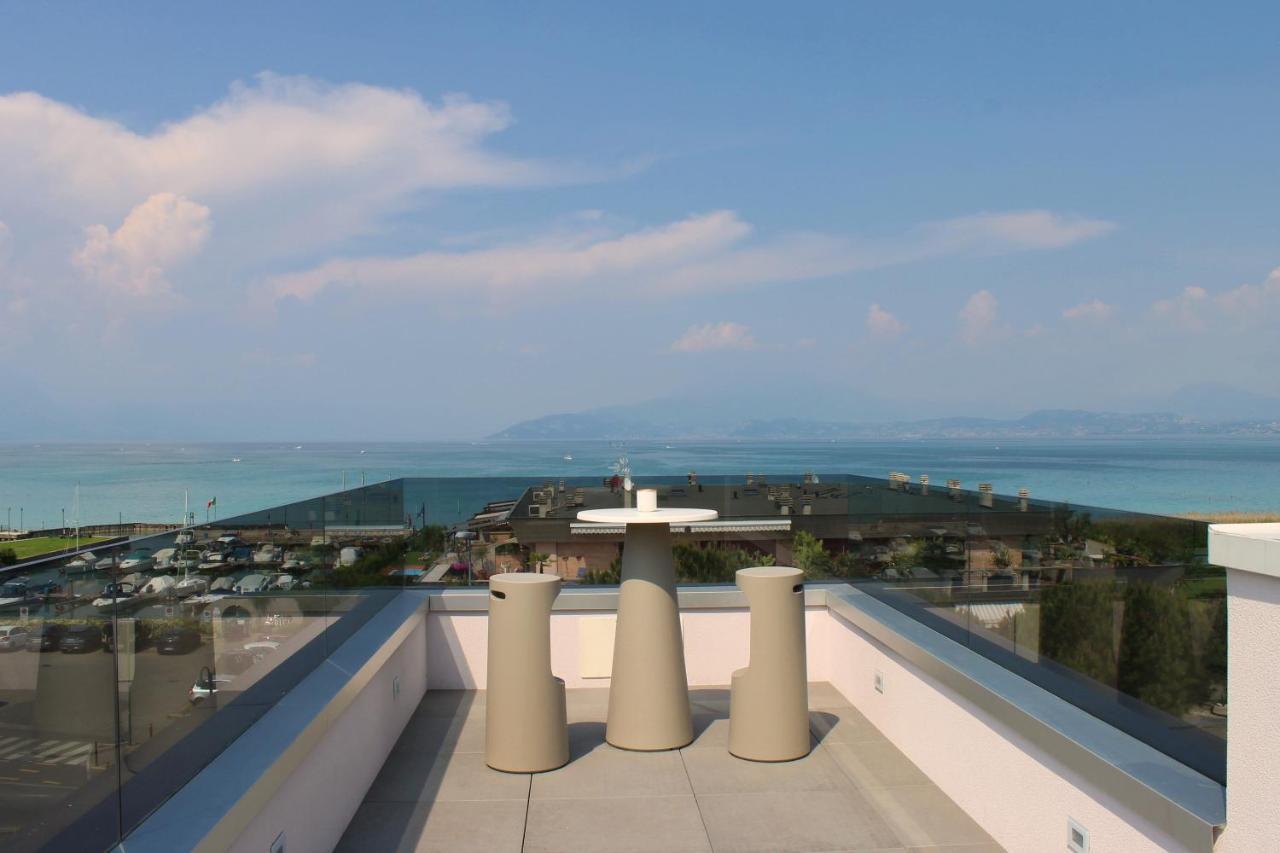 Hotel Cristal Σιρμιόνε Εξωτερικό φωτογραφία