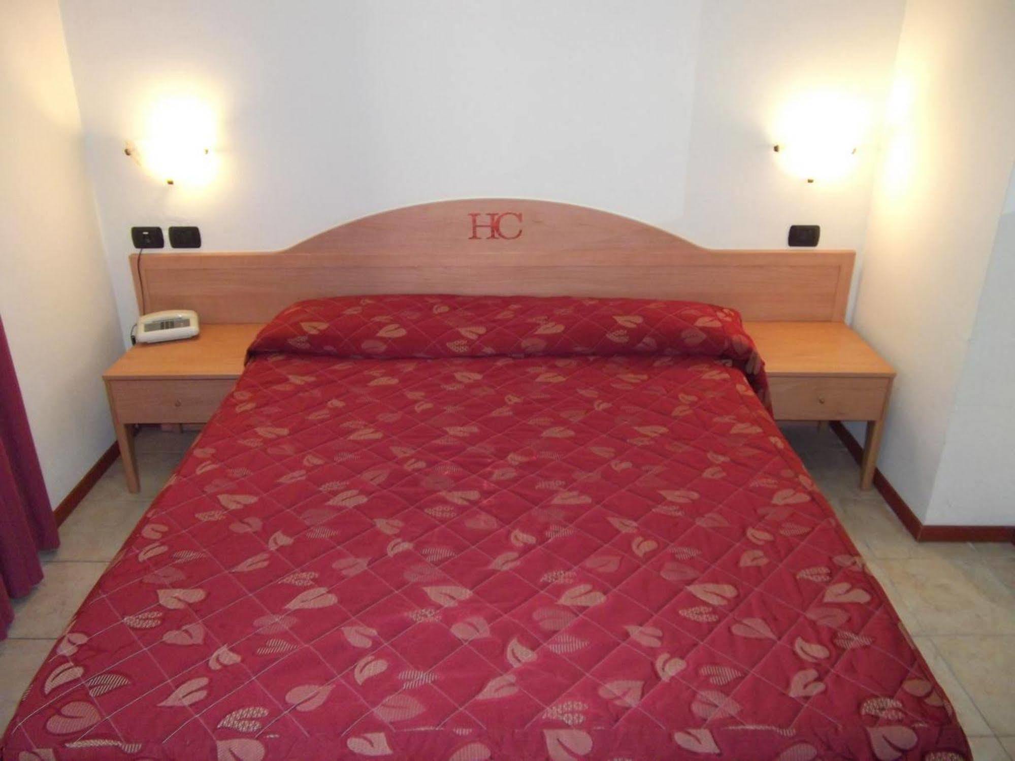 Hotel Cristal Σιρμιόνε Εξωτερικό φωτογραφία